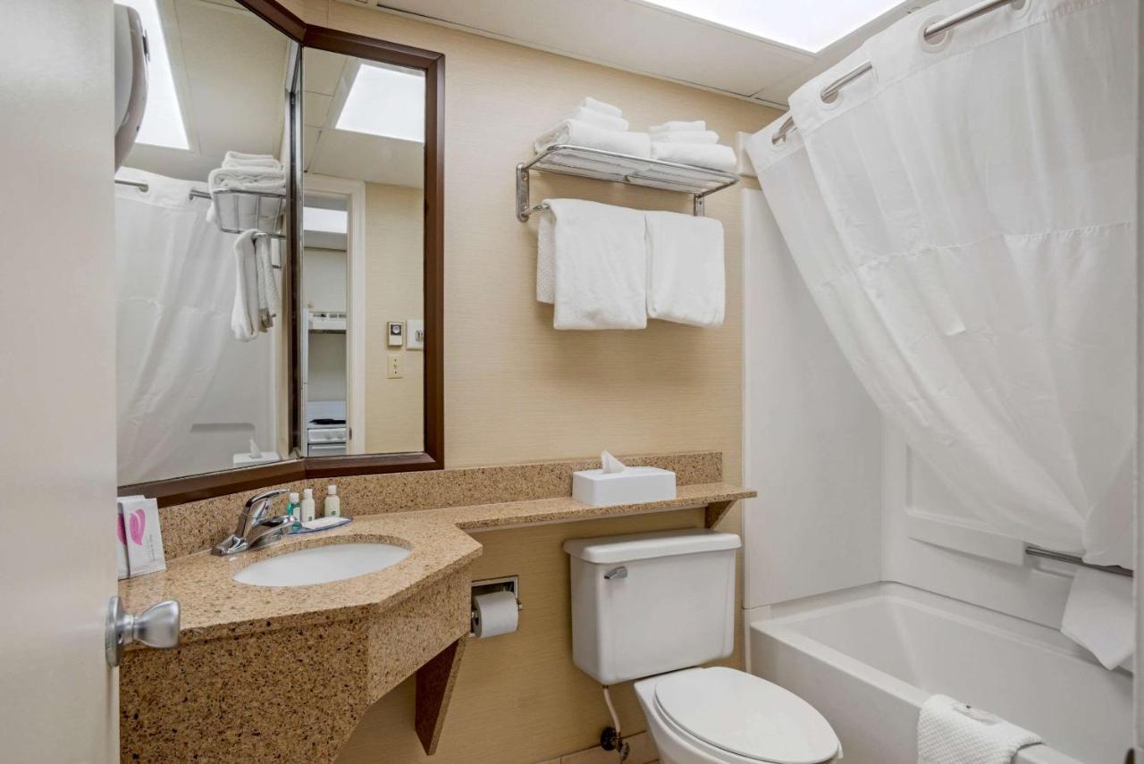 Quality Inn & Suites Oceanblock آوشين سيتي المظهر الخارجي الصورة