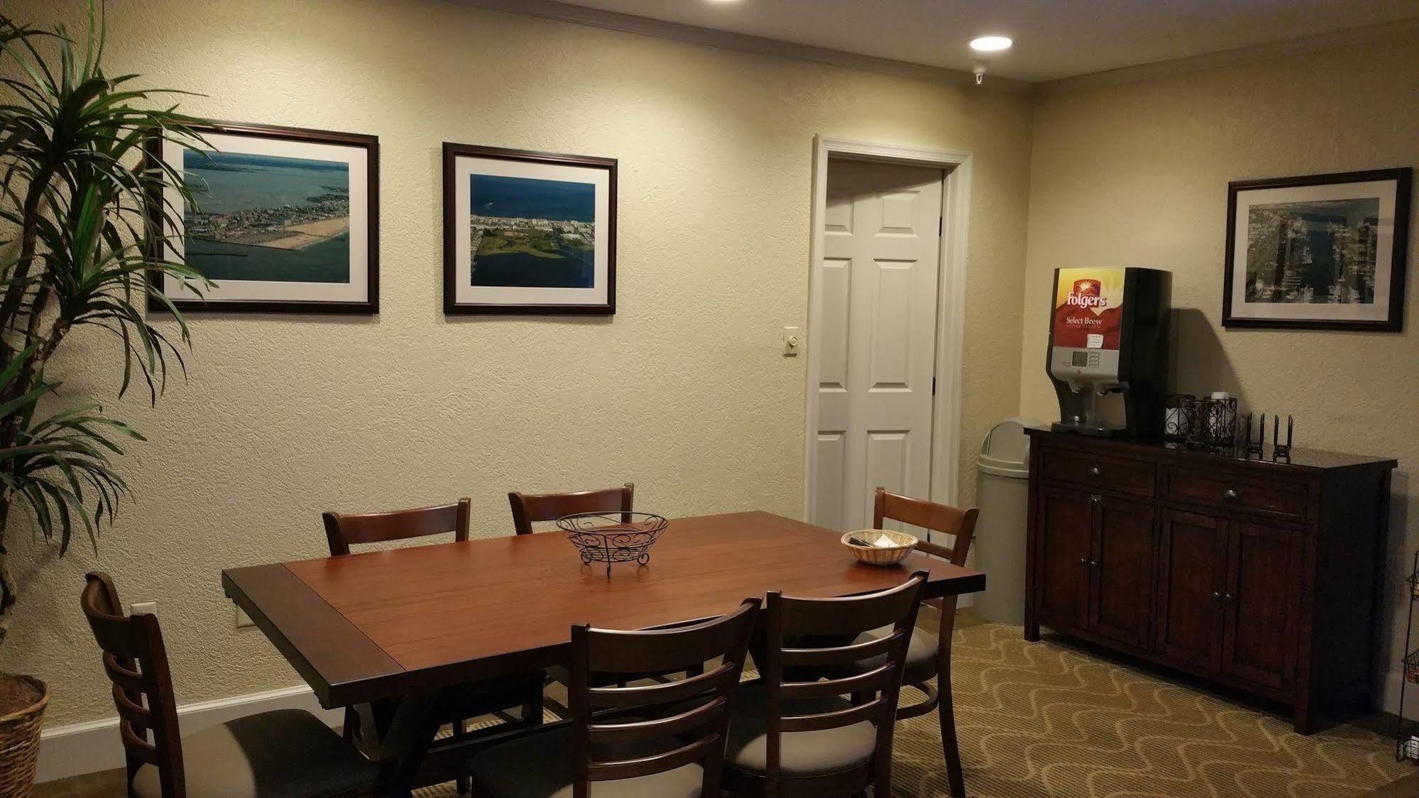 Quality Inn & Suites Oceanblock آوشين سيتي المظهر الخارجي الصورة